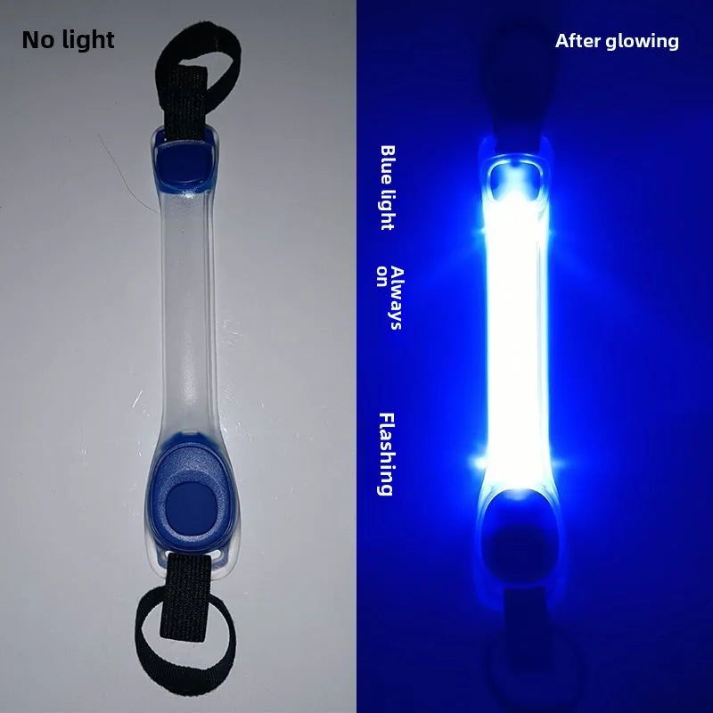 Collier de sécurité anti-perte pour chien avec pendentif lumineux multicolore, étanche, pour extérieur, avec bande lumineuse LED clignotante et accessoire de traction pour animaux de compagnie.